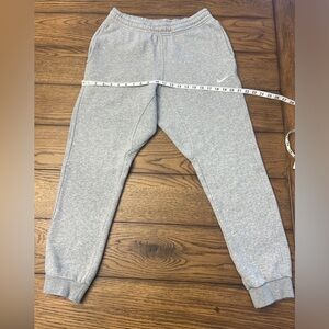 Nike Standard Fit Taper Leg (Gray)Sweat Pants/Joggers Mens Size Medium